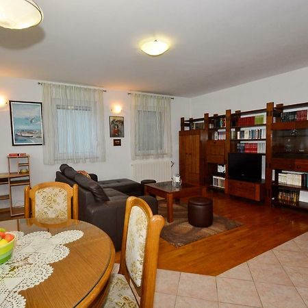 Apartman Vanja Omiš Екстериор снимка