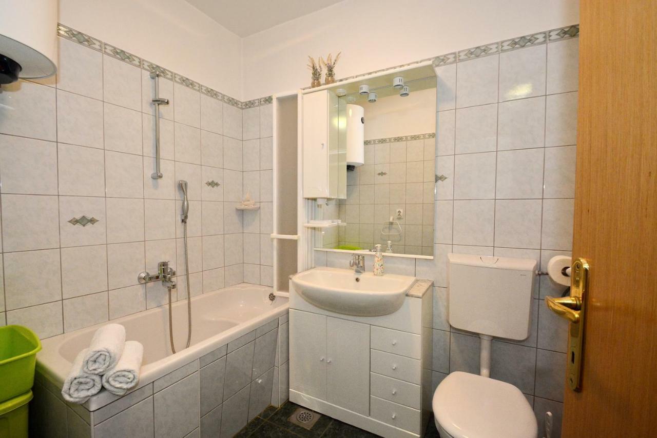 Apartman Vanja Omiš Екстериор снимка