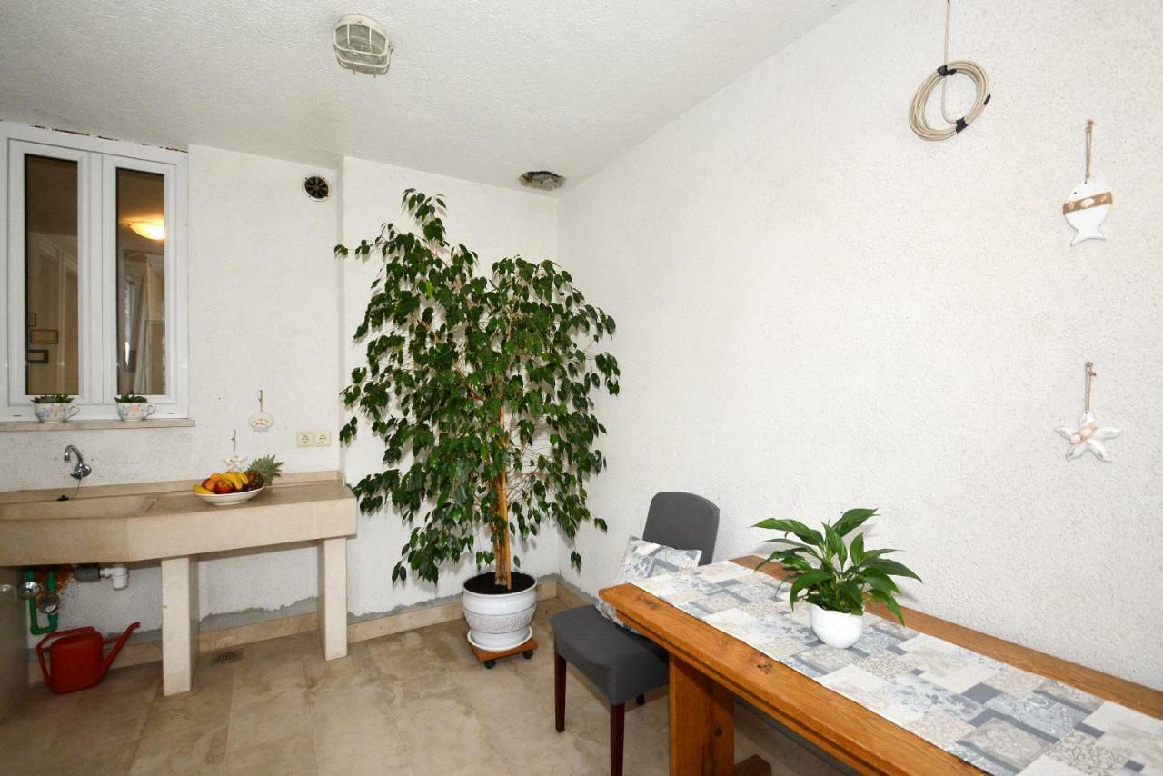 Apartman Vanja Omiš Екстериор снимка
